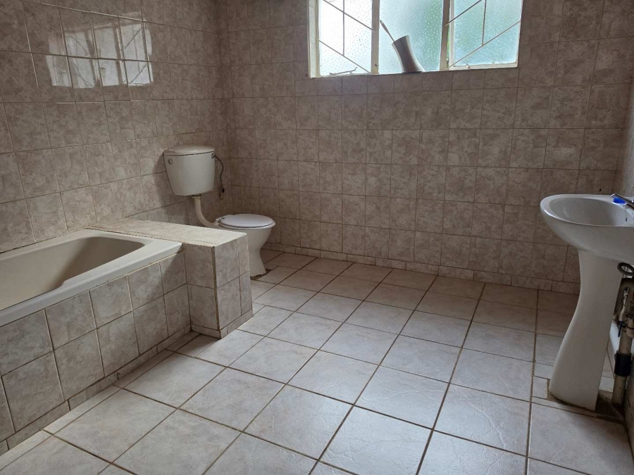 To Let 3 Bedroom Property for Rent in Rhodesdene Northern Cape